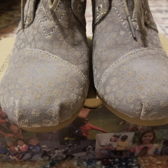 Tom's wedge booties - Picture 3 of 7